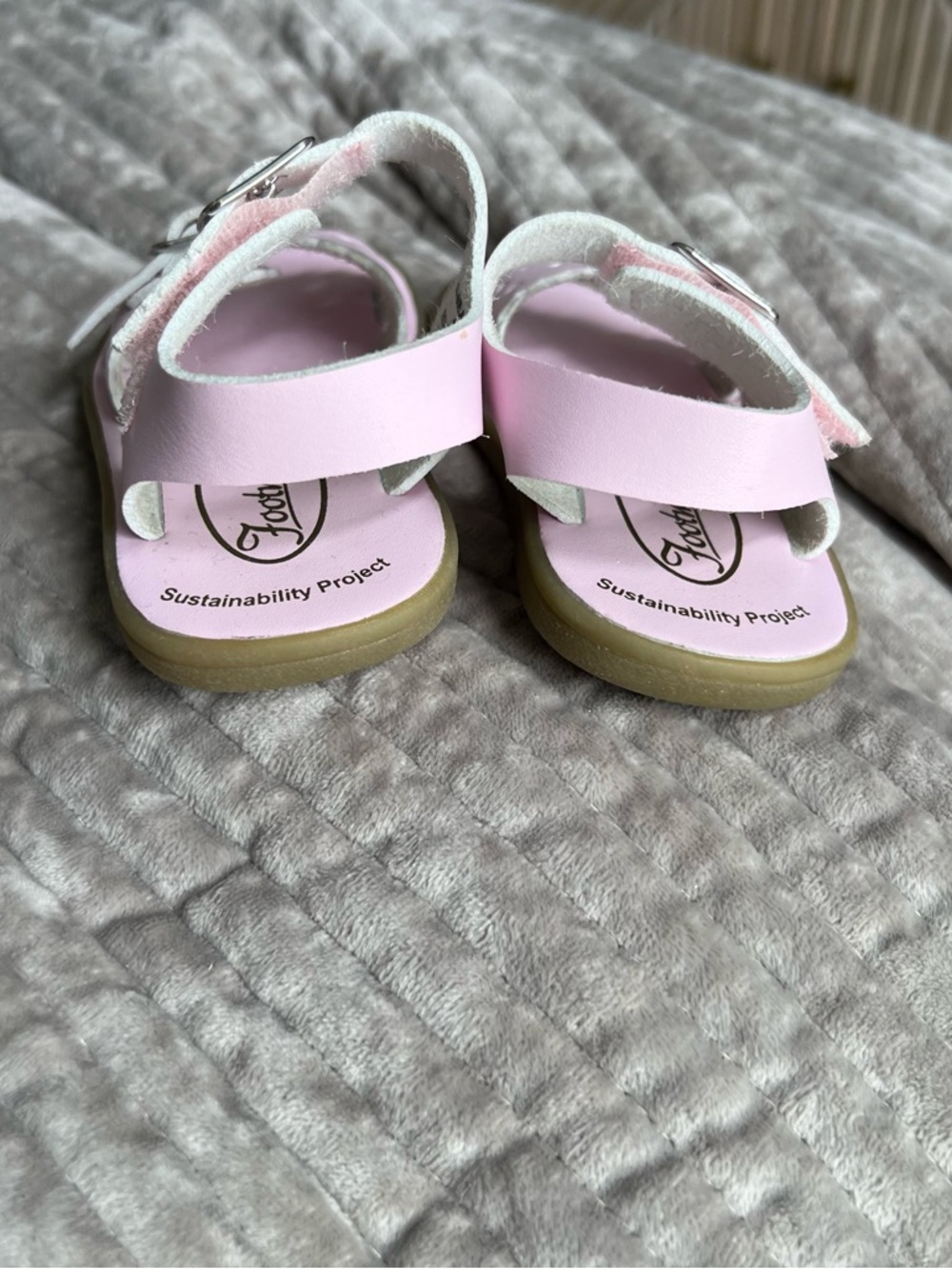 Footmates Ariel Pink Sandals - Classic Strappy Style; size 4. - Picture 7 of 9